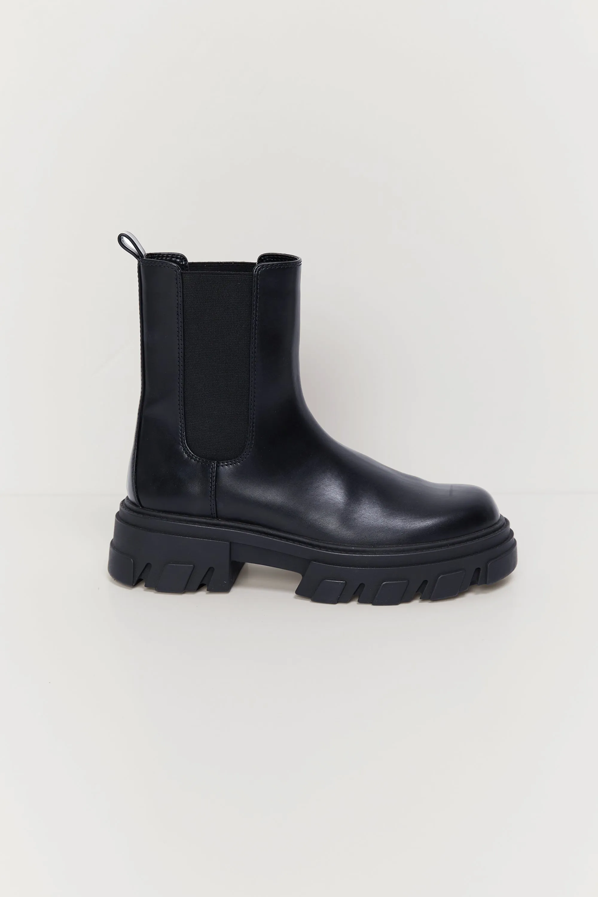 CHUNKY SOLE CHELSEA BOOT