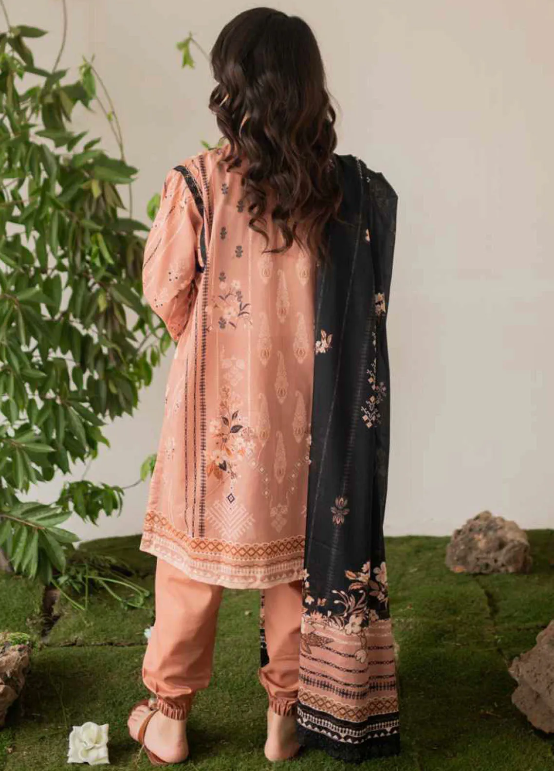 Kaira By Rashid Textile Embroidered Lawn Dupatta 3 Piece Unstitched Suit RT24KEL D-8700