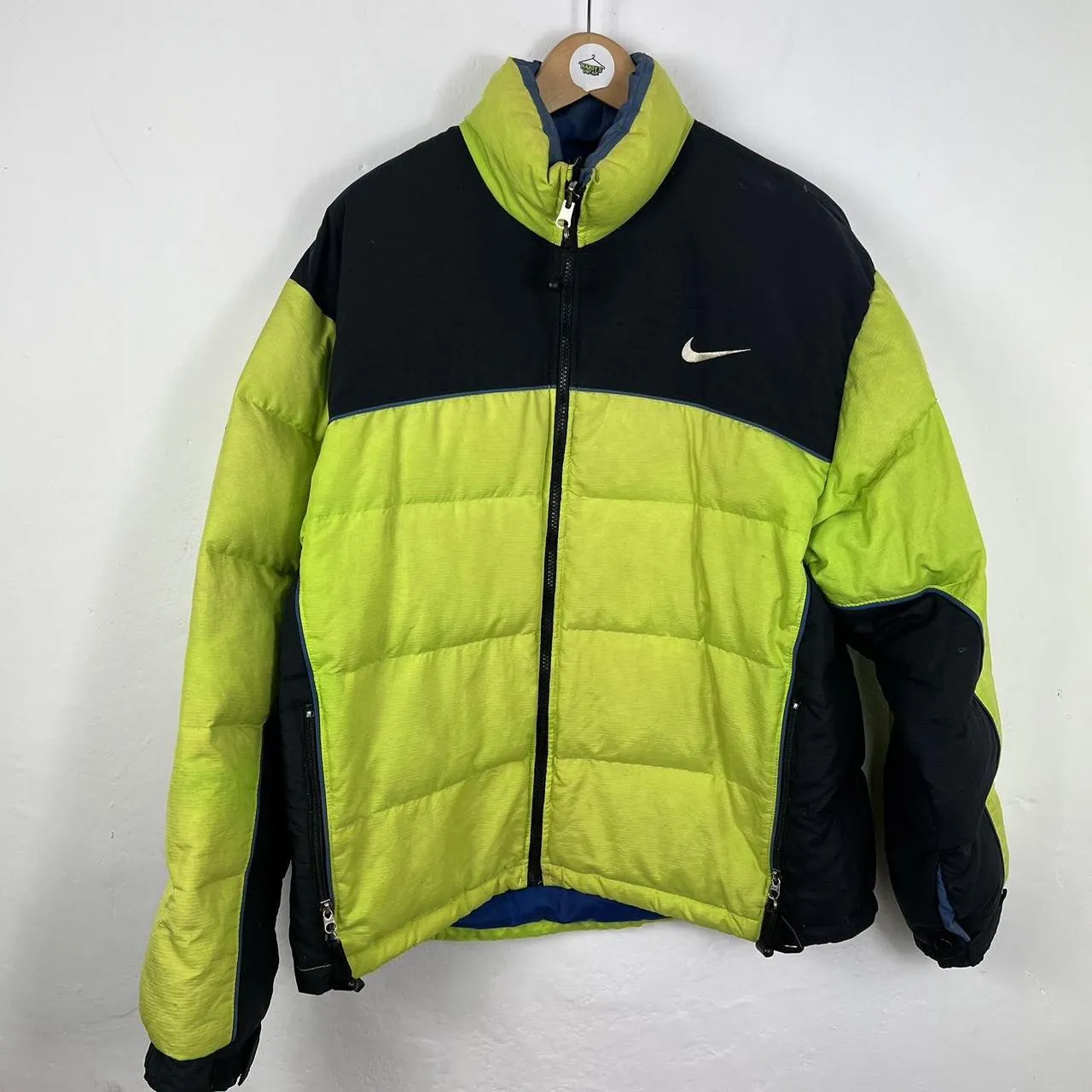 Nike acg puffer jacket large