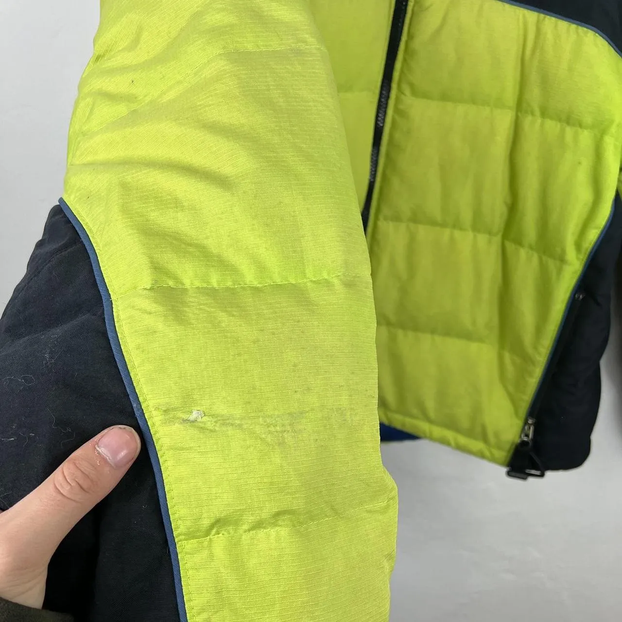 Nike acg puffer jacket large