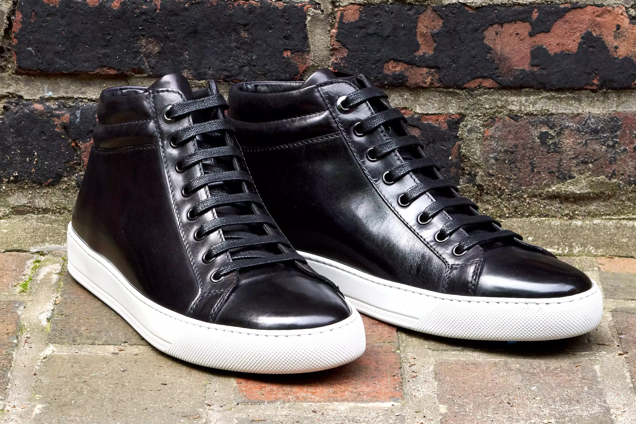 The Carter Mid-Top Sneaker - Nero - White Sole