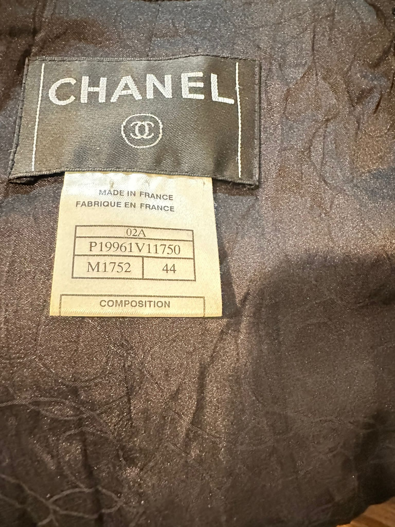 Very Rare Chanel 02A Chain Fringe Owl Buttons Black Jacket FR 44 US US 8/10