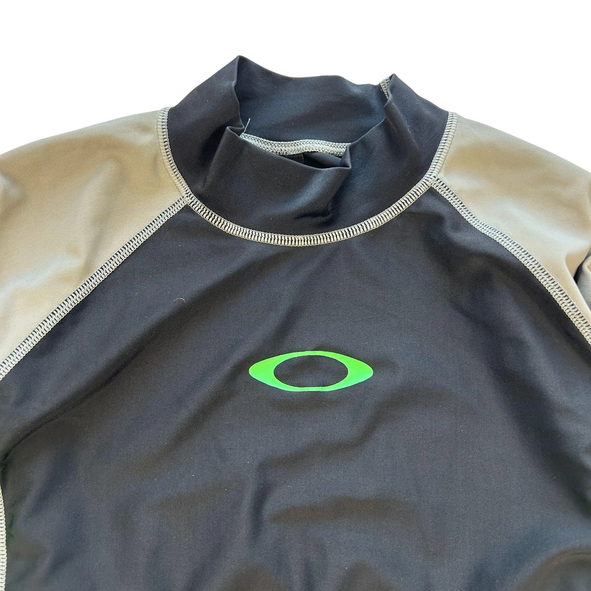 Vintage Oakley Long Sleeve Activewear Top Size M